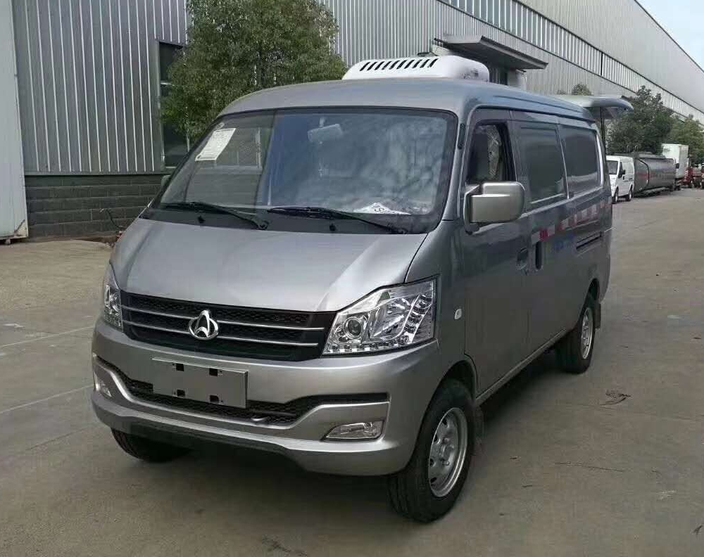 國(guó)六重慶長(zhǎng)安V3面包冷藏車